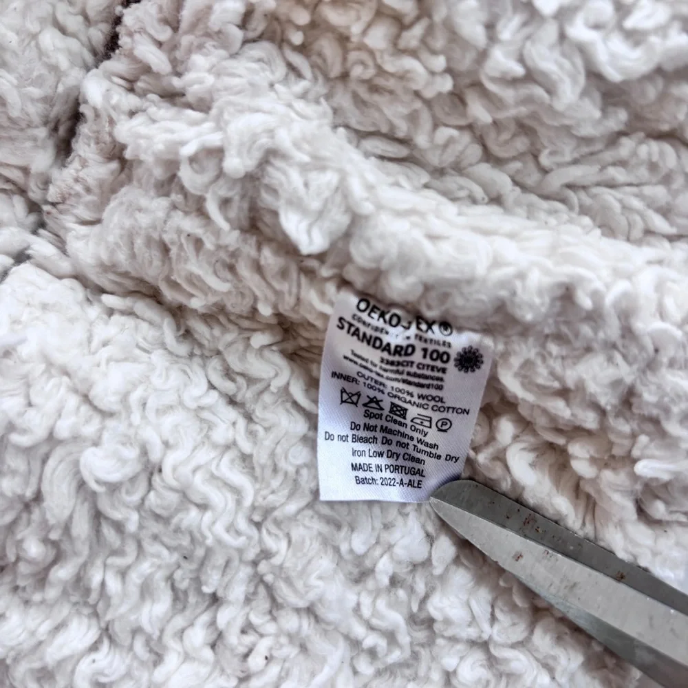 The Simple Folk Kids Undyed Wood Toggle Wool Vest 12-18 Months - Picture 8 of 8